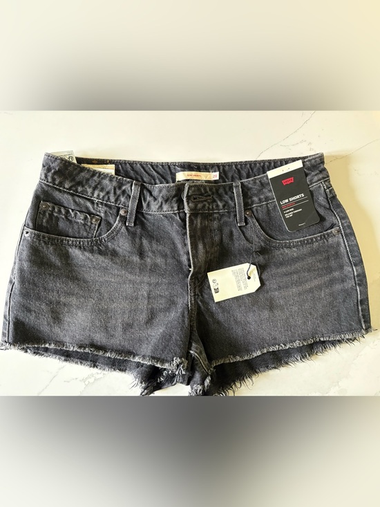 Levi's Pants - Levi's NWT Low Rise Denim Shorts Size 28